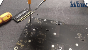 How to take apart Apple iMac A1418 Computer
