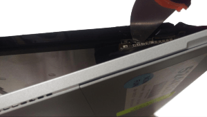 Microsoft Surface Pro 4 1724 tablet disassembly step 3