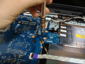 Dell 17-3721 Laptop Disassembly Guide Step 18