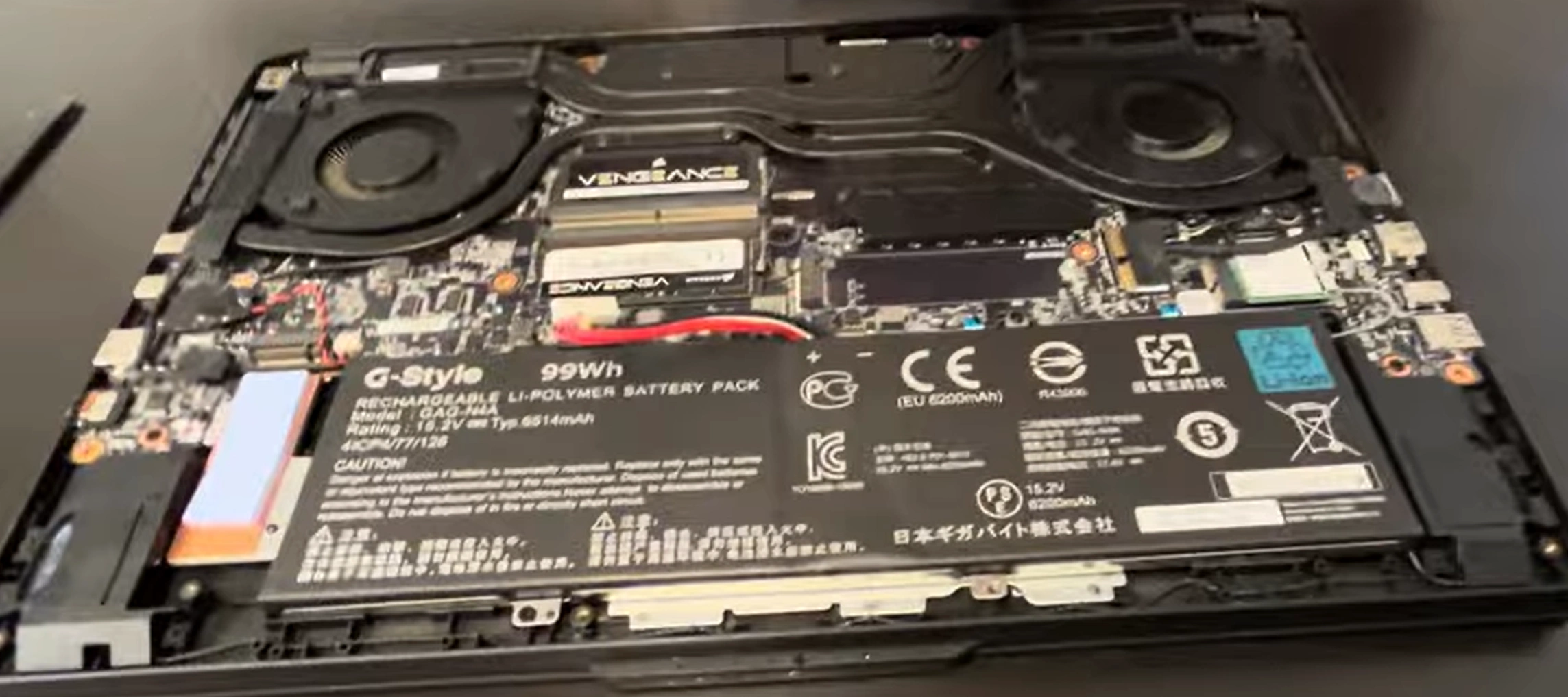 aorus-17-xe5-2022-complete-teardown-upgrade-ram-ssd-lcd-more-sell-laptop-for-cash